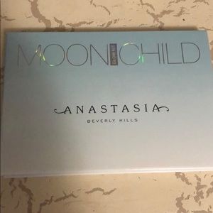 Anastasia Beverly Hills-moon child glow kit